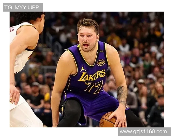 东契奇狂砍73分刷新现役得分纪录独行侠终结太阳11连胜势头