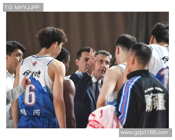 中国男篮新疆队与江苏队激战正酣谁能在这场对决中笑到最后